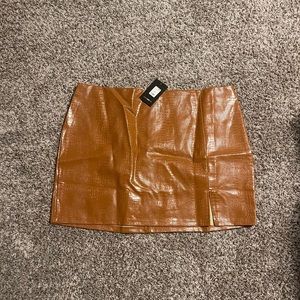 PLUS SIZE Mini skirt BRAND new